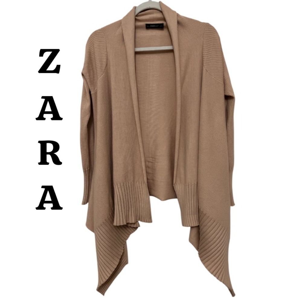 Zara     Knittted cardigan